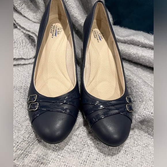 Life Stride Memory Foam velocity flex navy pumps size 10 - Picture 7 of 9